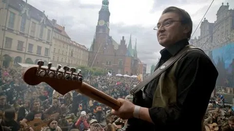 "Małe bobasy i łysi hipisi" szykują się 
do bicia gitarowego rekordu