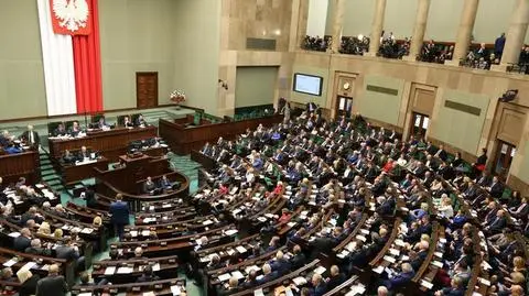 Sondaż CBOS: PiS utrzymuje dużą przewagę