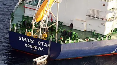 Polacy z porwanego supertankowca są juz w kraju