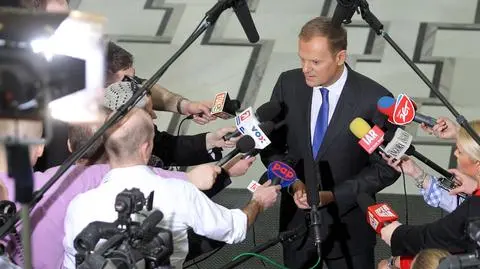 Tusk: usunąć regulacje dot. internetu