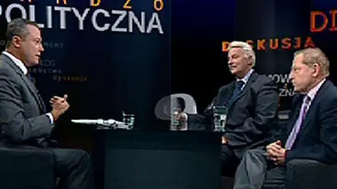 Opozycja chwali Sikorskiego 
za brak komentarza ws. broni