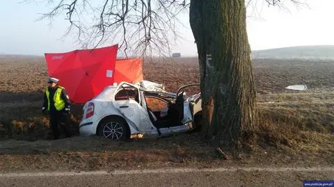 Działdowo: Jechali na szkolną wigilię. Nie żyją trzy nastolatki