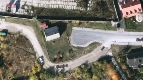 Dom został wybudowany jako pierwszy, później powstała droga