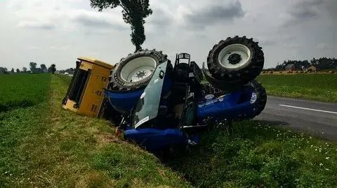 20-latek dachował ciągnikiem. Odbywał jazdę testową