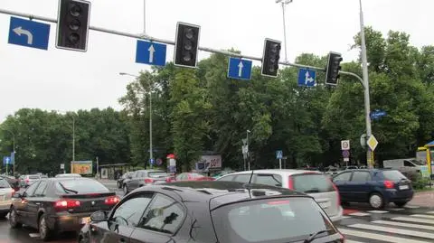 Zalane garaże, uszkodzone światła