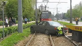 Kierowca wjechał na tory i zablokował ruch tramwajów