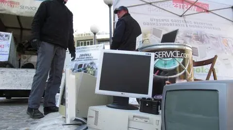 Rozdawali bilety za elektrośmieci