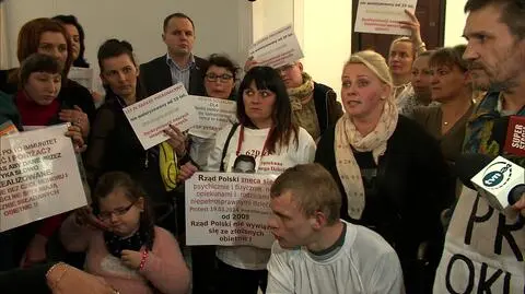 Rodzice zapowiadają, że nie opuszczą Sejmu 