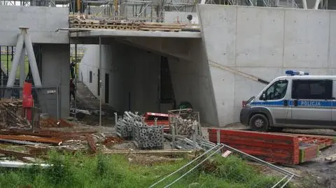 Wypadek na budowie stadionu. Robotnik spadł z rusztowania
