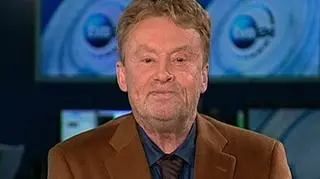 Daniel Olbrychski czytający serwis informacyjny w "Poranku TVN24" (2008)