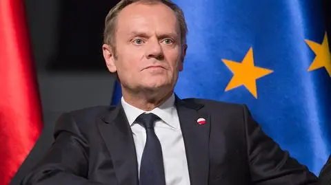 Tusk napisał w niedzielę na swoim prywatnym koncie na Twitterze o PiS (materiał "Faktów" z 19.11.2017)