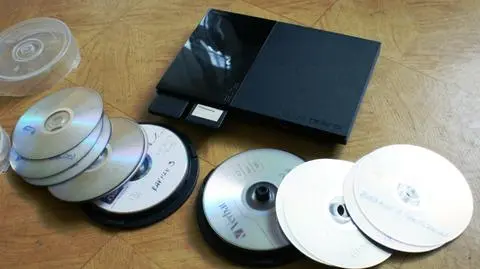 Chciał sprzedać przerobioną konsolę i pirackie gry 

