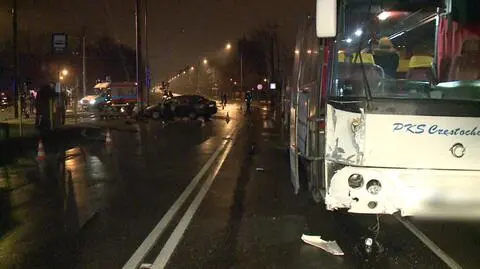 Częstochowa. Zderzenie autobusu z osobowym citroenem