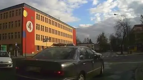 Kędzierzyn-Koźle: taksówkarz wyprzedzał "elkę" na pasach