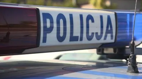 2,5-latek topił się w kanale, 
wyłowili go policjanci. Stan krytyczny