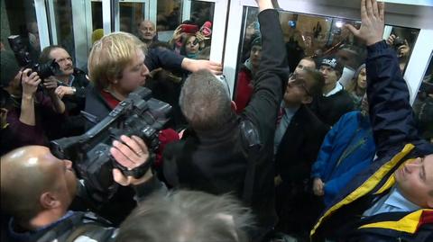 Sąd po zatrzymaniu dziennikarzy w PKW. Decyzja nielegalna i bezzasadna