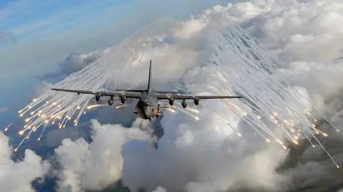 W bitwie miały uczestniczyć samoloty USAF, w tym "latająca kanonierka" AC-130