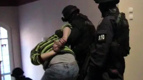 "Kajdankowcy" w kajdankach