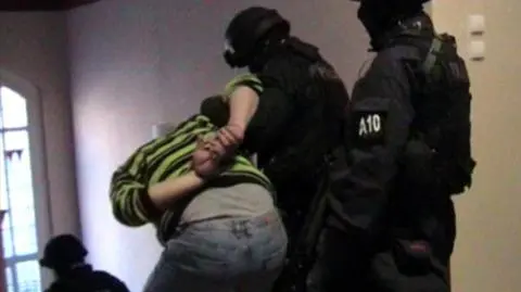 "Kajdankowcy" w kajdankach