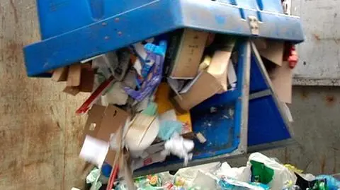 Co z opłatami za śmieci? Dutkiewicz zmienia zdanie i krytykuje rząd