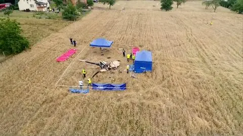 Śmigłowiec rozbił się na polu