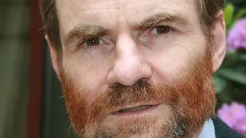 Timothy Garton Ash krytykuje "Cesarza"