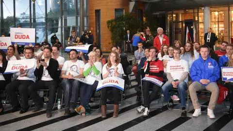 Więcej ankietowanych sądzi, że debatę wygrał Komorowski, a gorzej wypadł Duda