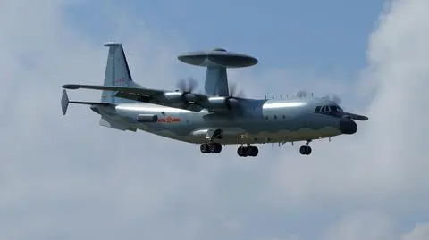 Chiny intensywnie rozbudowują własną flotę. Wideo: pierwszy chiński lotniskowiec Liaoning