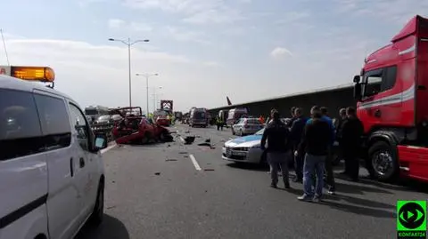Wrocław: wypadek na AOW. Jedna osoba nie żyje
