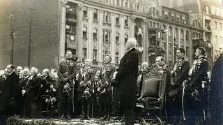 1927