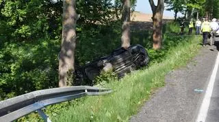 21-latek nagle zjechał na pobocze 