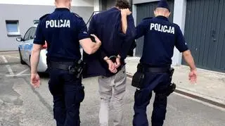 27-latek zgłosił się na policję, że to on wciągnął dziewczynkę do samochodu