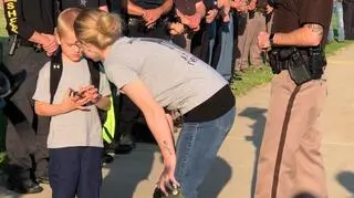70 policjantów odprowadziło 5-latka do szkoły
