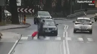 73-latka była już w połowie pasa...