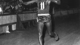 Abebe Bikila zdobył medal biegnąc boso