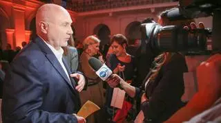 Adam Pieczyński after receiving the "Journalist of the Decade" award