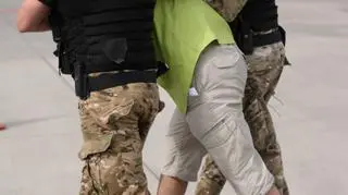 Agresywny pasażer - przymusowe lądowanie w Gdańsku