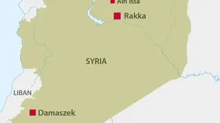 Ain Issa znajduje się około 50 km na północ od Rakki, uznawanej za stolicę Państwa Islamskiego