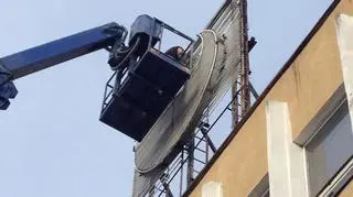 Akcja ściągania neonu