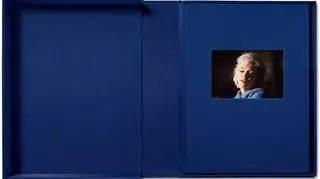 Album "Marilyn & Me: A Memoir in Words & Photographs" zamykany jest w pudełku obszytym włoskim jedwabiem (fot