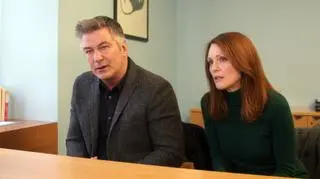 Alec Baldwin i Julianne Moore