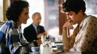  Andie MacDowell i Hugh Grant 