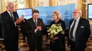 Andrzej Olechowski (prezes rady nadzorczej Citi Handlowego), prof. Andrzej Rottermund (przewodniczący Kapituły Nagrody im. Gieysztora), Elżbieta i Krzysztof Pendereccy