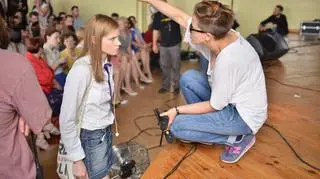 Anna Kazejak podczas pracy na planie "Obietnicy"