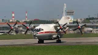 Antonow AN-12