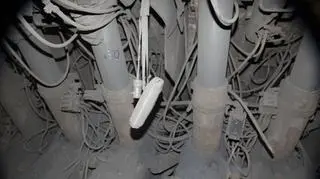 Aparat ucieczkowy i metanomierz wciąż wiszą na ścianie