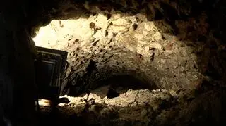 Archeolodzy zauważają, że przejście jest wyjątkowo obszerne