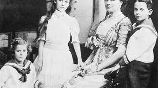 Arcyksiążę Ferdynand z żoną Zofią, córką Zofią i synami Maxem i Ernstem