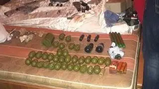 Arsenał znaleziony przez SBU w mieszkaniu w Kijowie