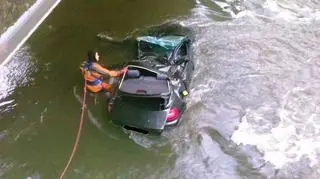 Audi nie mogło zostać w rzece 